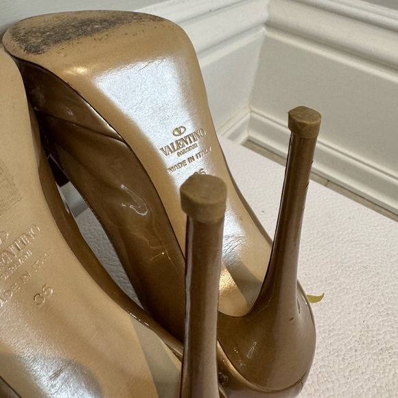 THE PERFECT HOLIDAY VALENTINO BOW HEELS! - Picture 7 of 10